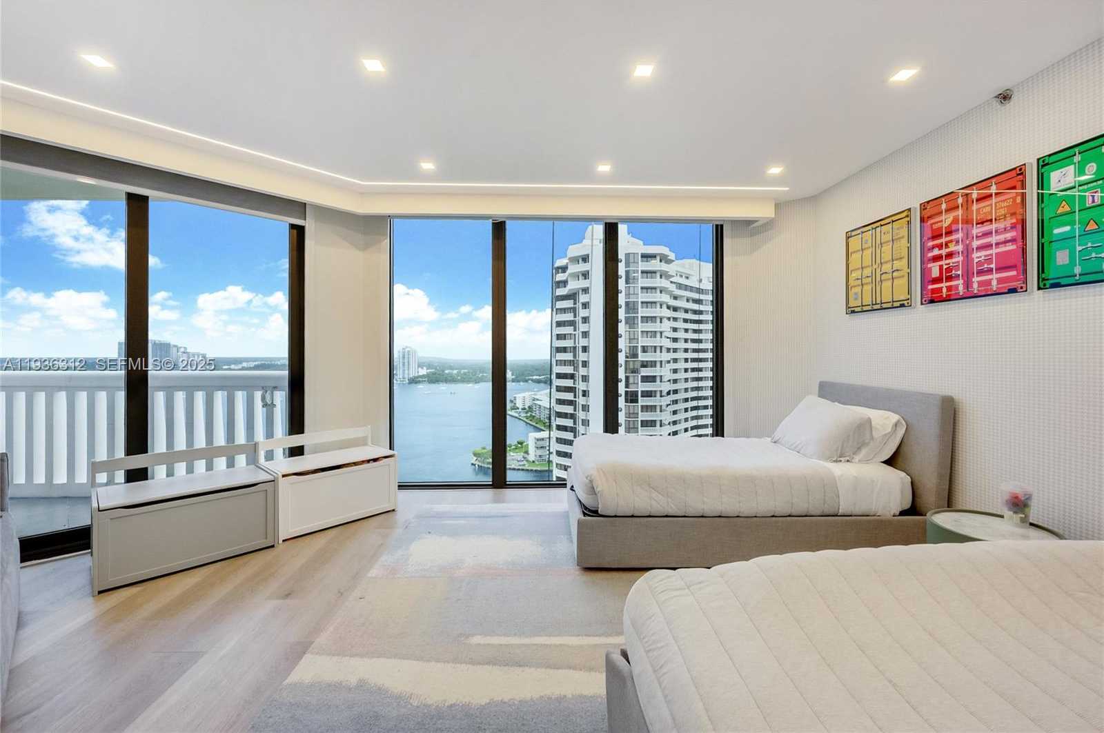 Small Image of 2000 ISLAND BLVD #2507, Aventura Number 17