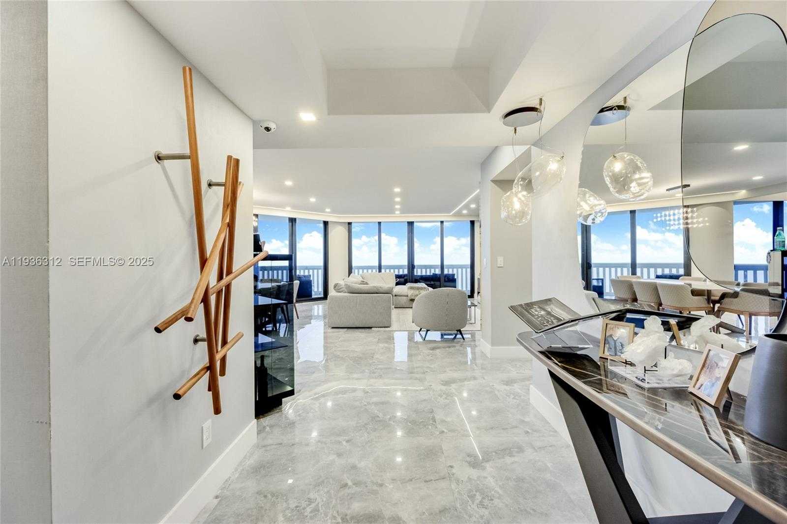Small Image of 2000 ISLAND BLVD #2507, Aventura Number 2