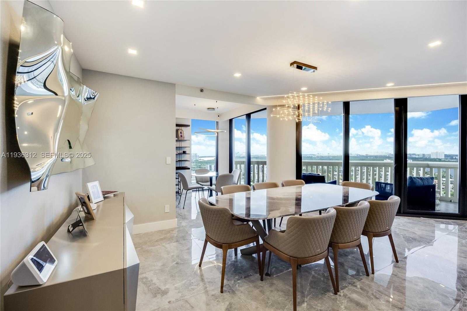 Small Image of 2000 ISLAND BLVD #2507, Aventura Number 5