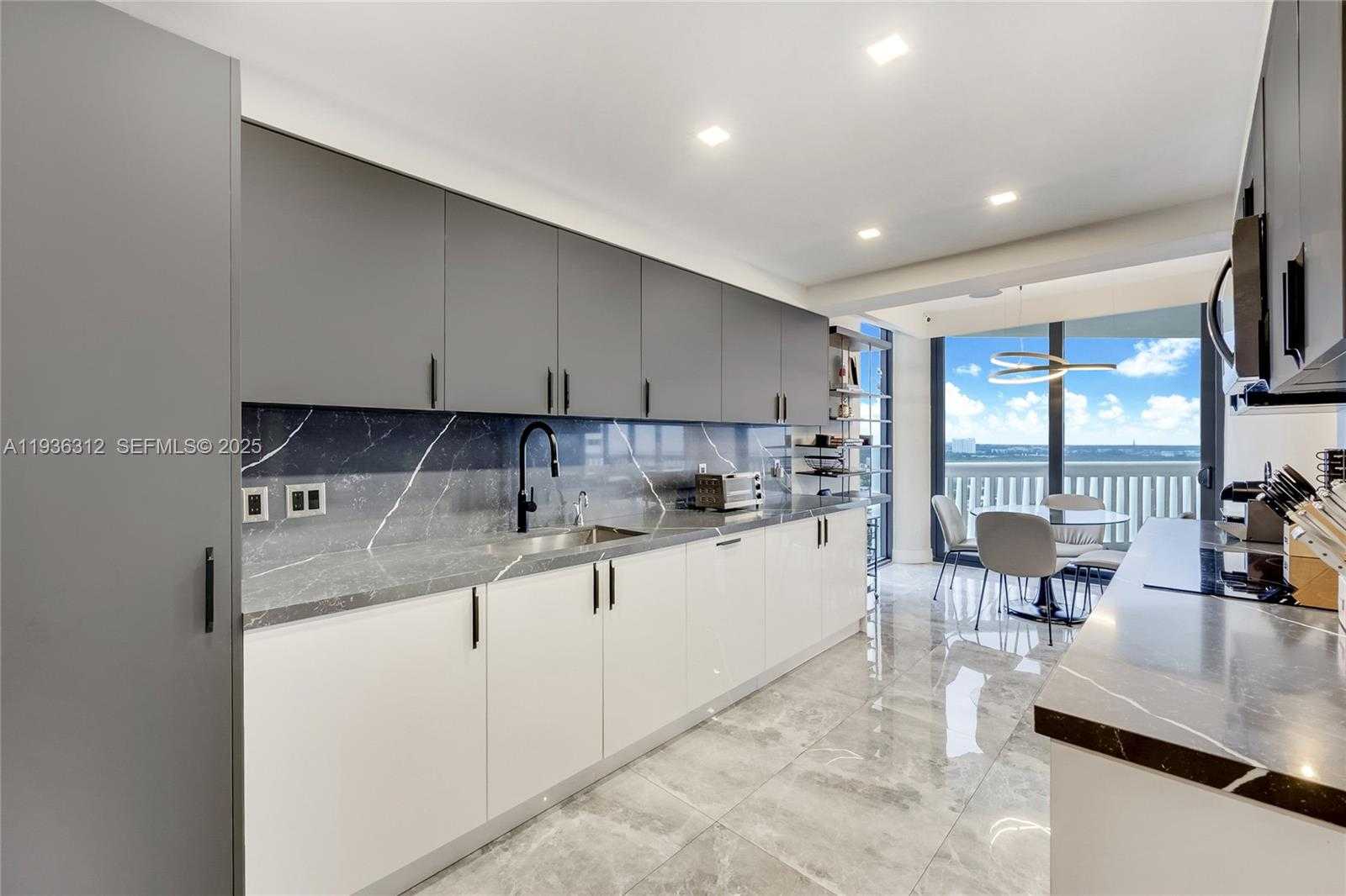 Small Image of 2000 ISLAND BLVD #2507, Aventura Number 8