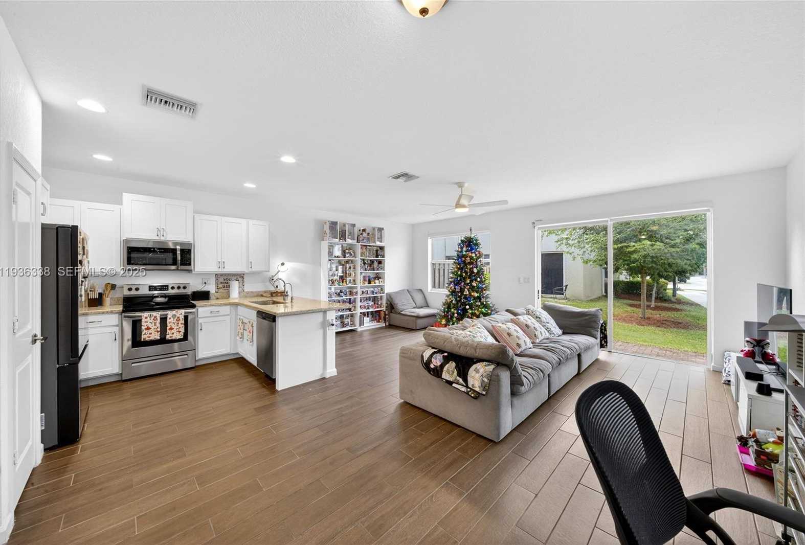 Small Image of 1420 SOUTH EAST 24TH TER, Homestead Number 10