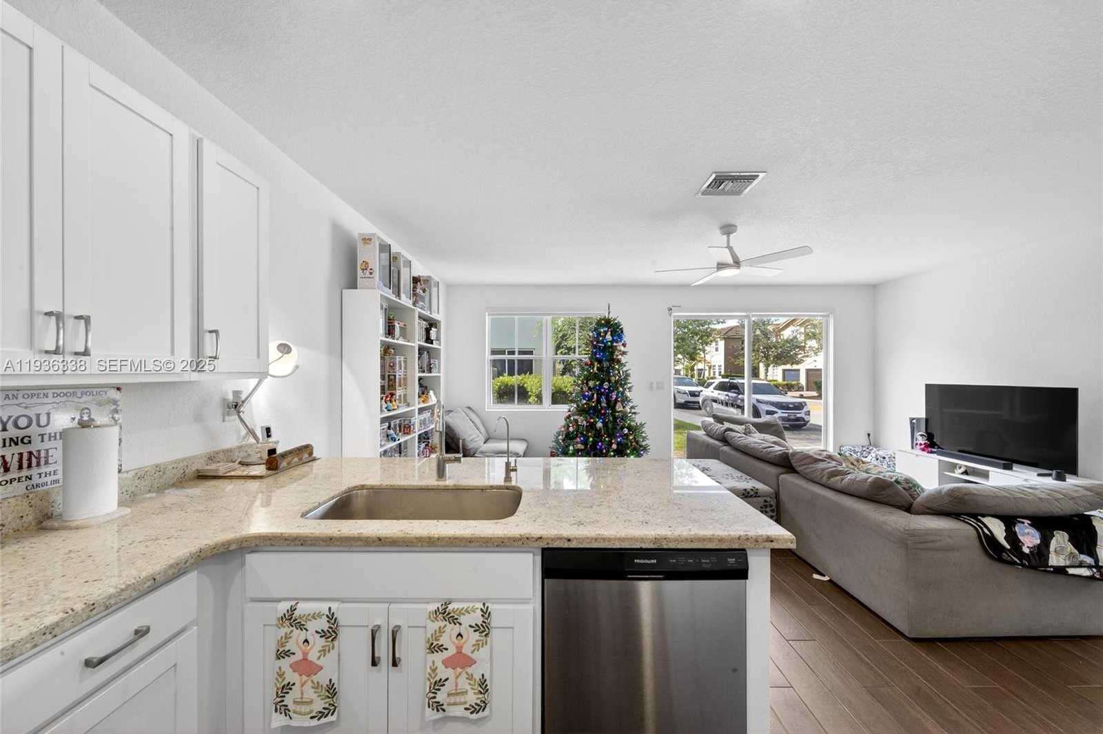 Small Image of 1420 SOUTH EAST 24TH TER, Homestead Number 13