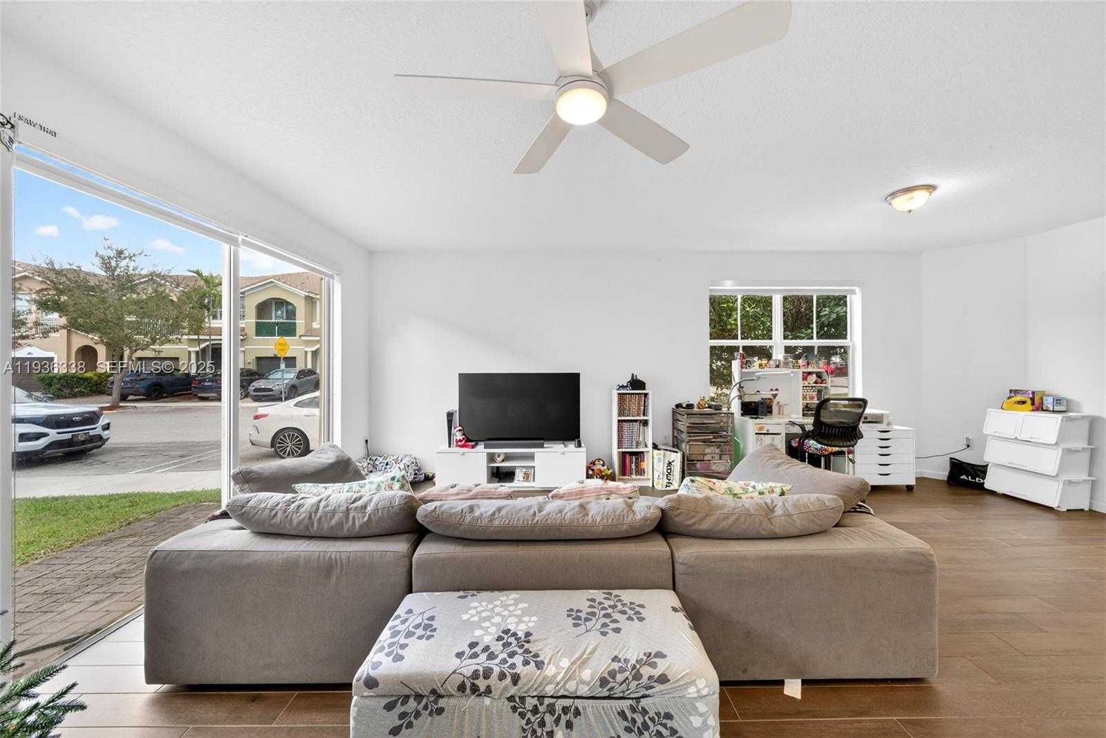 Small Image of 1420 SOUTH EAST 24TH TER, Homestead Number 17