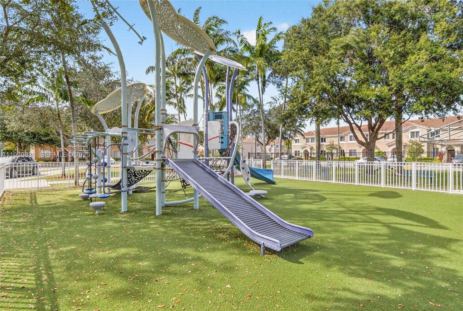 Small Image of 1420 SOUTH EAST 24TH TER, Homestead Number 39