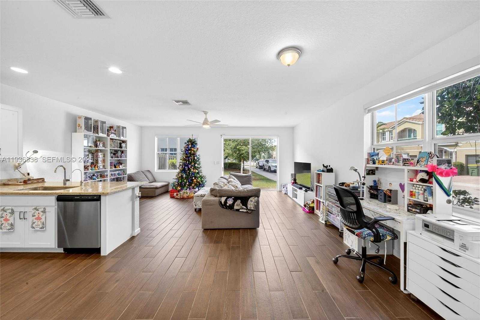 Small Image of 1420 SOUTH EAST 24TH TER, Homestead Number 8