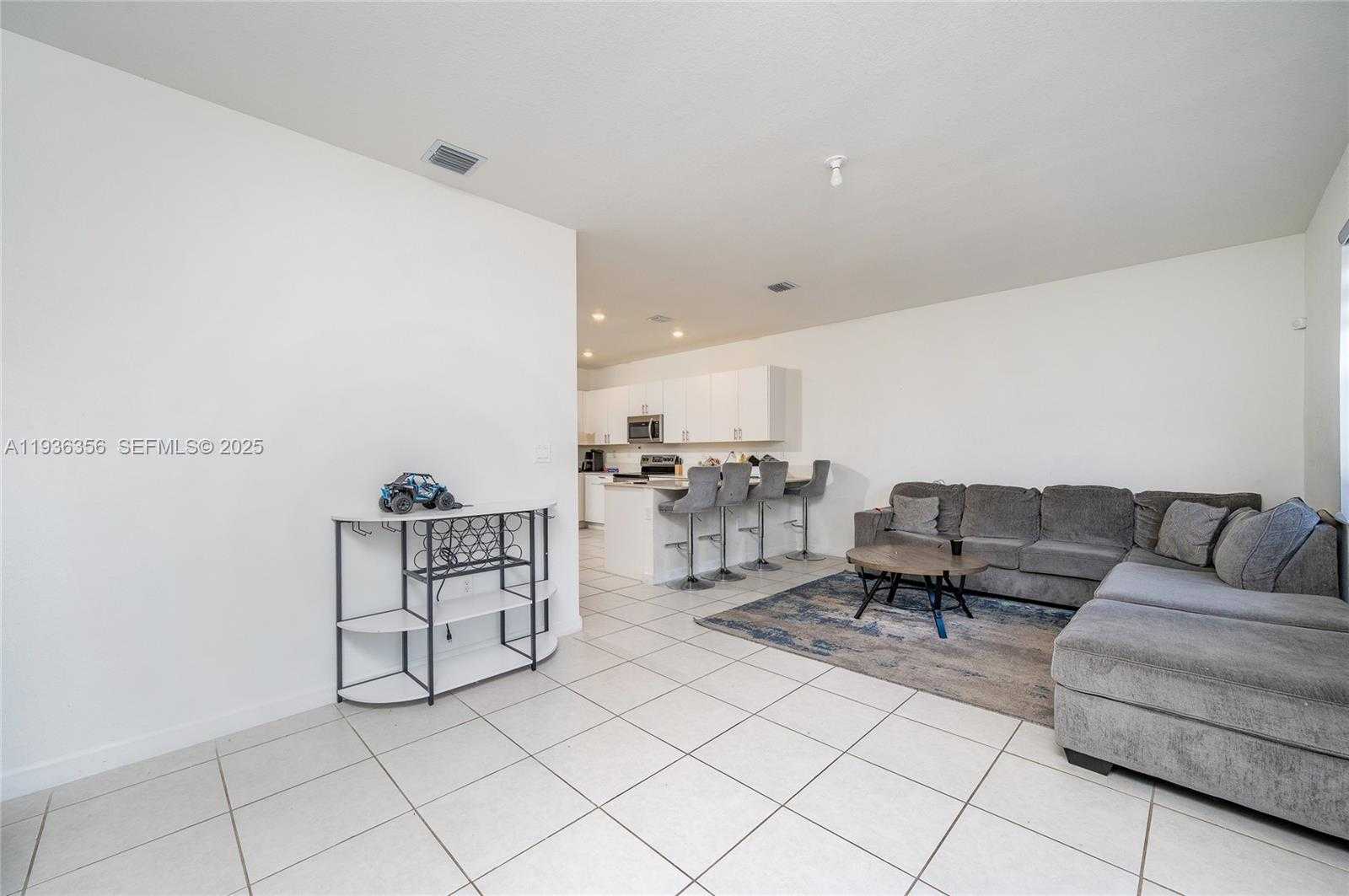 Small Image of 23061 SOUTH WEST 128TH PL, Miami Number 12