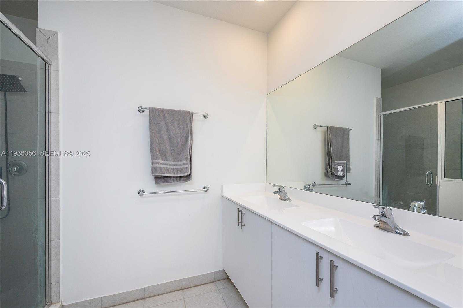 Small Image of 23061 SOUTH WEST 128TH PL, Miami Number 17