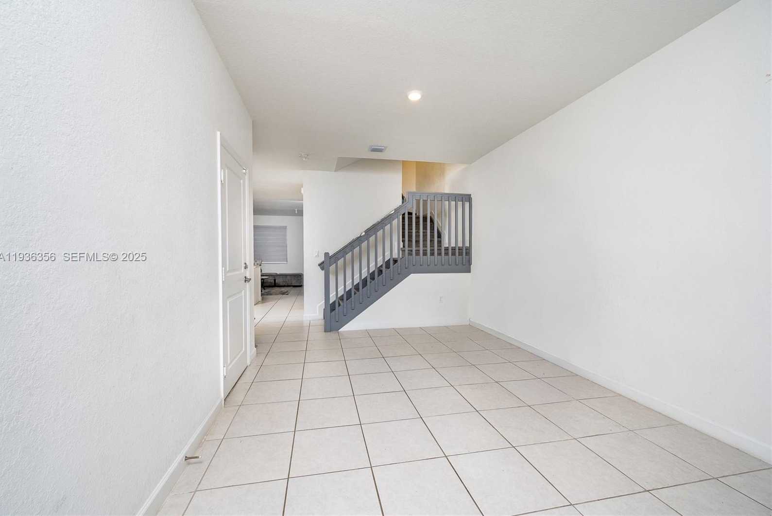 Small Image of 23061 SOUTH WEST 128TH PL, Miami Number 2