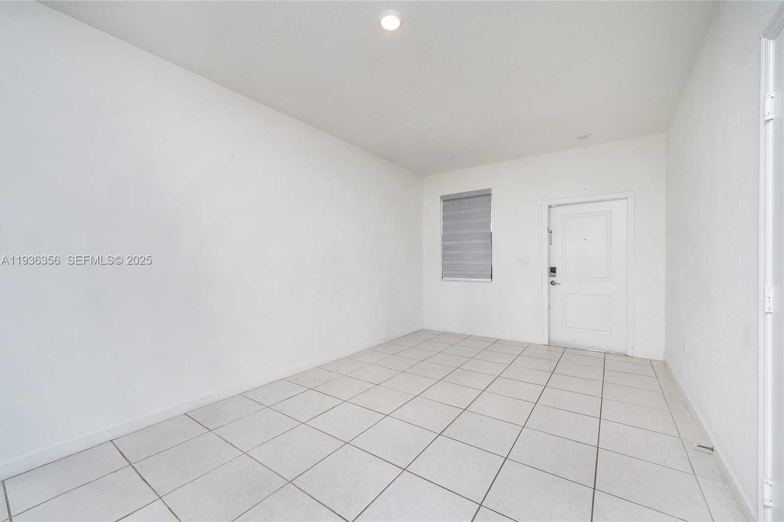 Small Image of 23061 SOUTH WEST 128TH PL, Miami Number 3