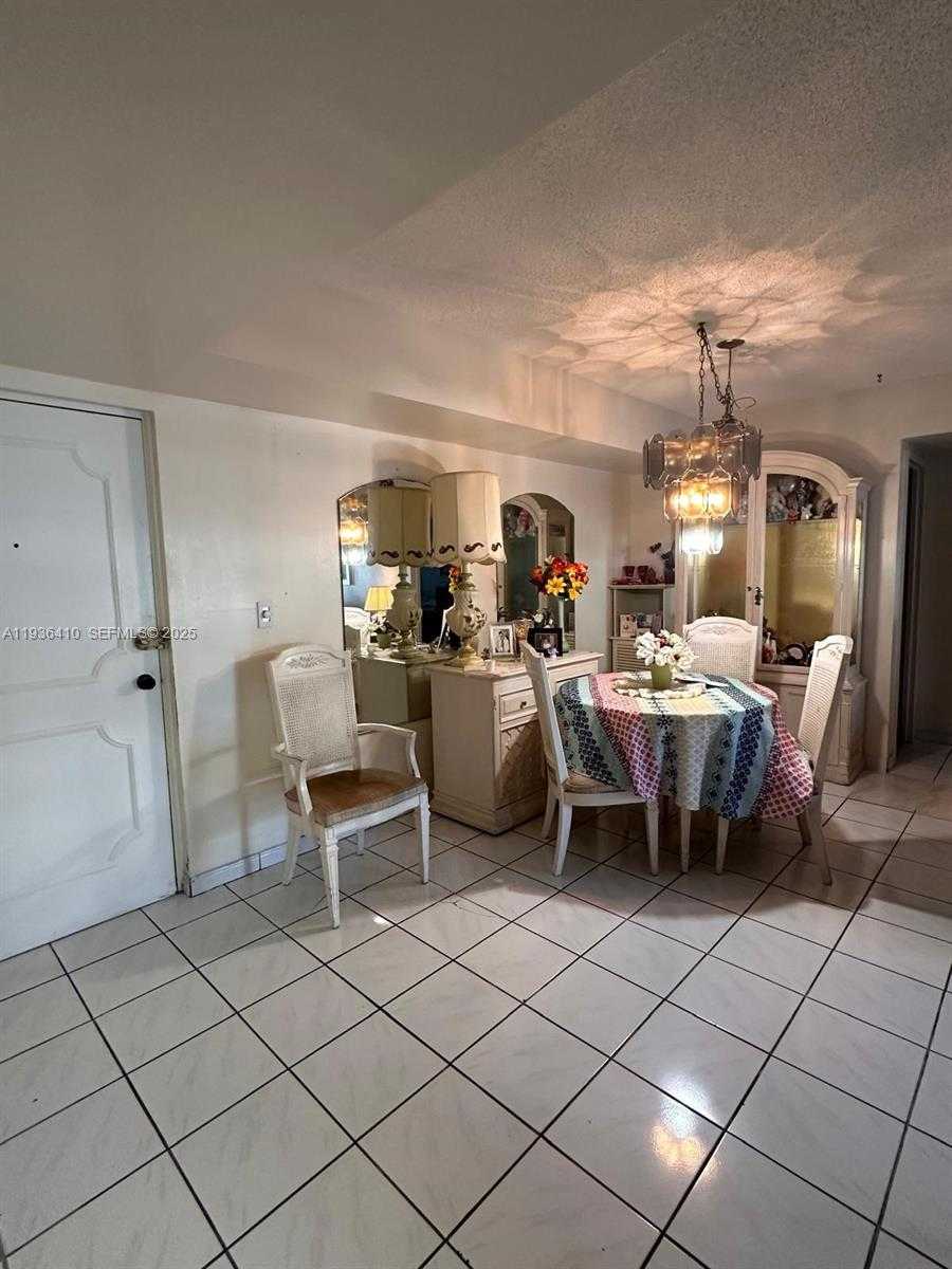 Small Image of 17560 ATLANTIC BLVD #109, Sunny Isles Beach Number 11