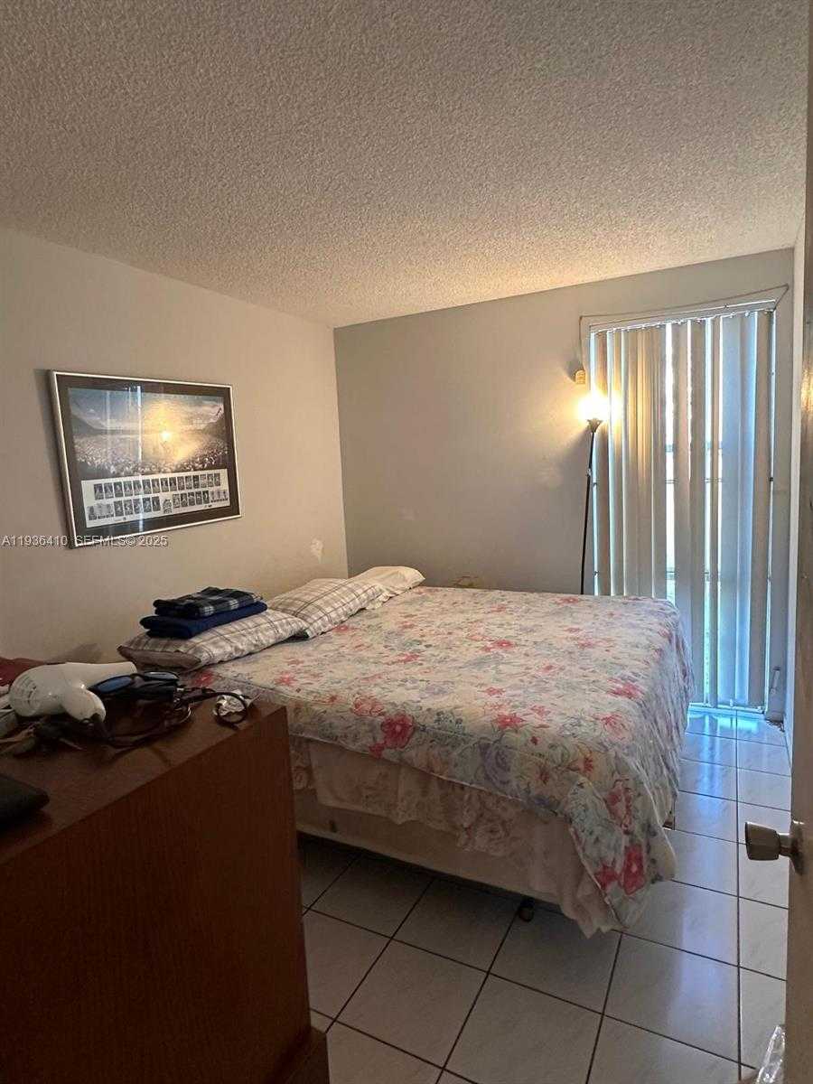Small Image of 17560 ATLANTIC BLVD #109, Sunny Isles Beach Number 14