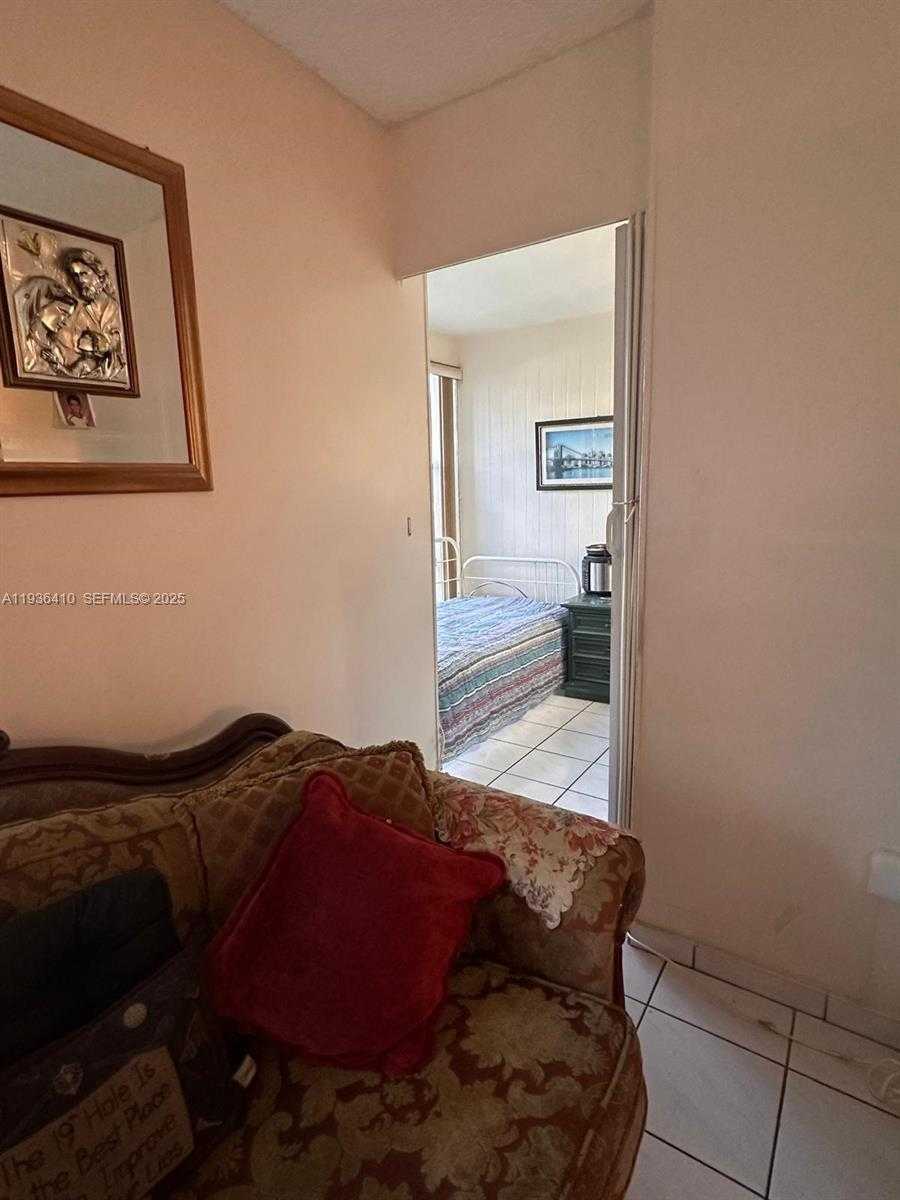 Small Image of 17560 ATLANTIC BLVD #109, Sunny Isles Beach Number 16