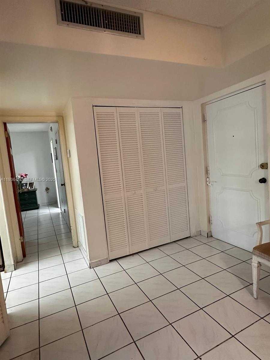 Small Image of 17560 ATLANTIC BLVD #109, Sunny Isles Beach Number 18