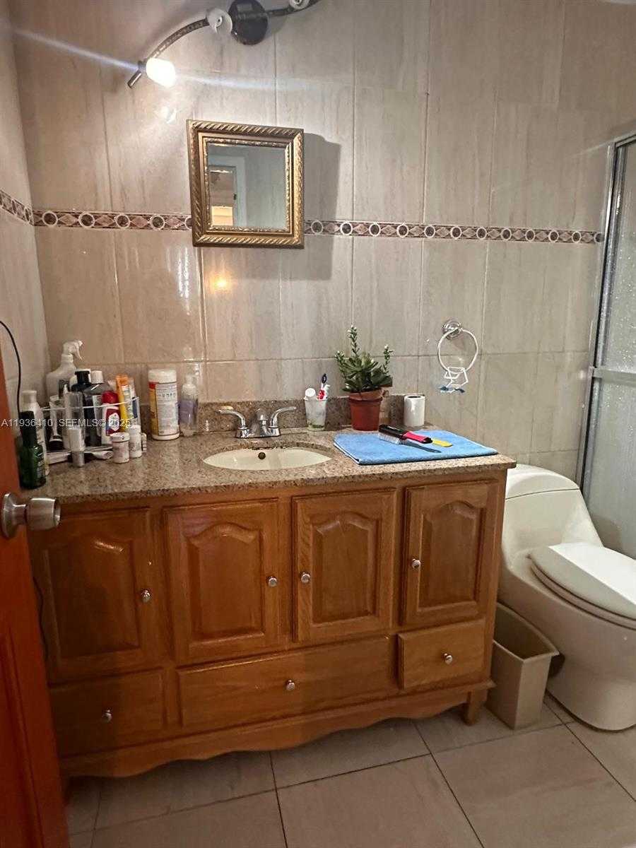 Small Image of 17560 ATLANTIC BLVD #109, Sunny Isles Beach Number 22