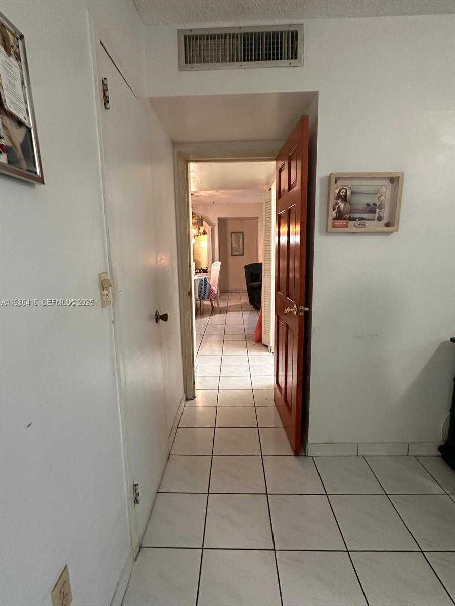 Small Image of 17560 ATLANTIC BLVD #109, Sunny Isles Beach Number 23