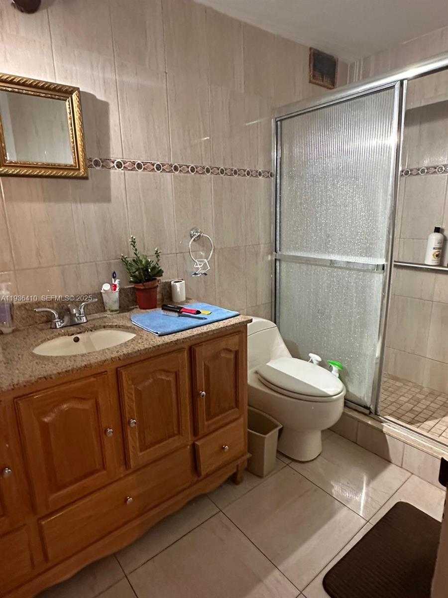 Small Image of 17560 ATLANTIC BLVD #109, Sunny Isles Beach Number 25