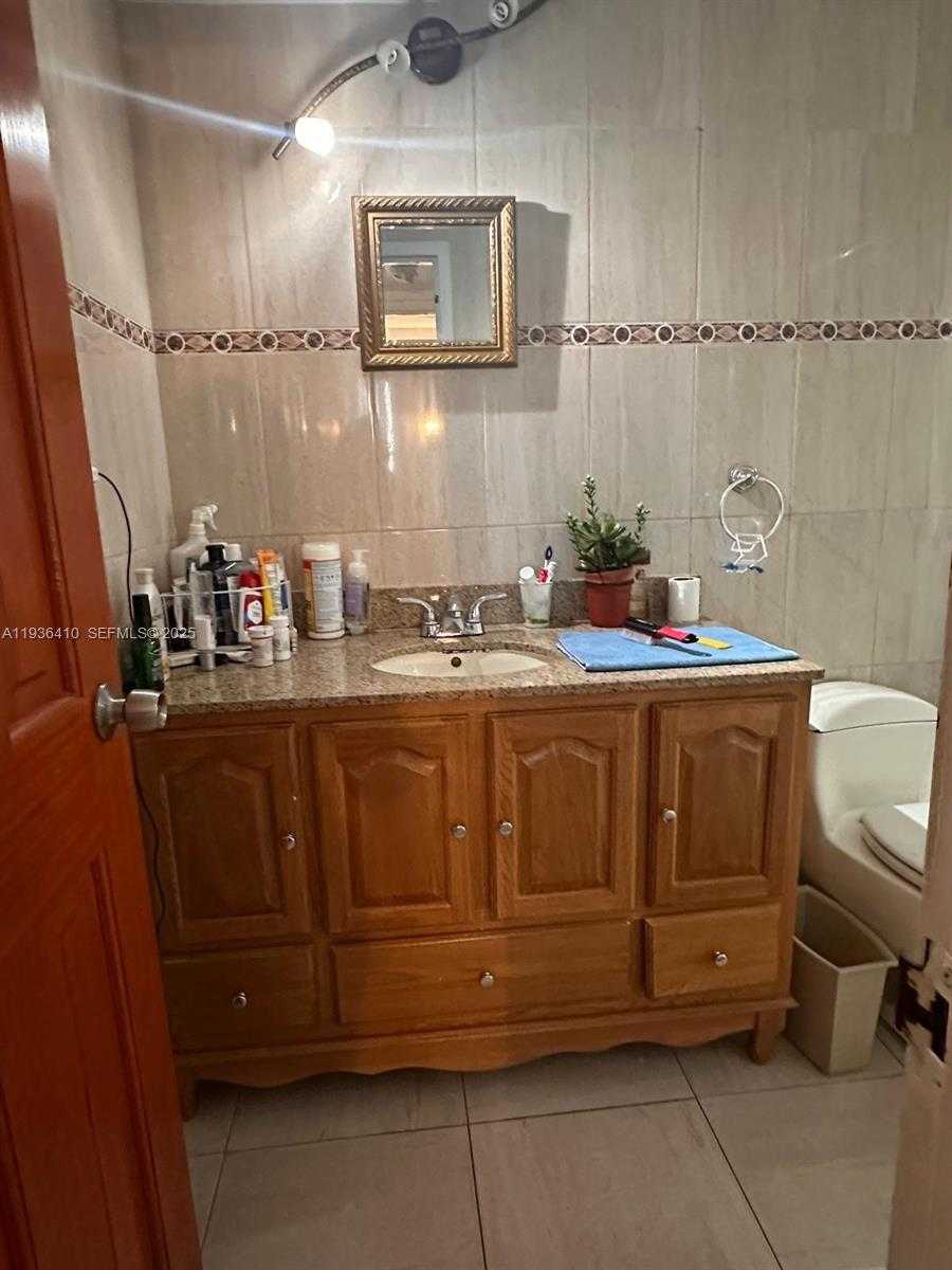 Small Image of 17560 ATLANTIC BLVD #109, Sunny Isles Beach Number 37