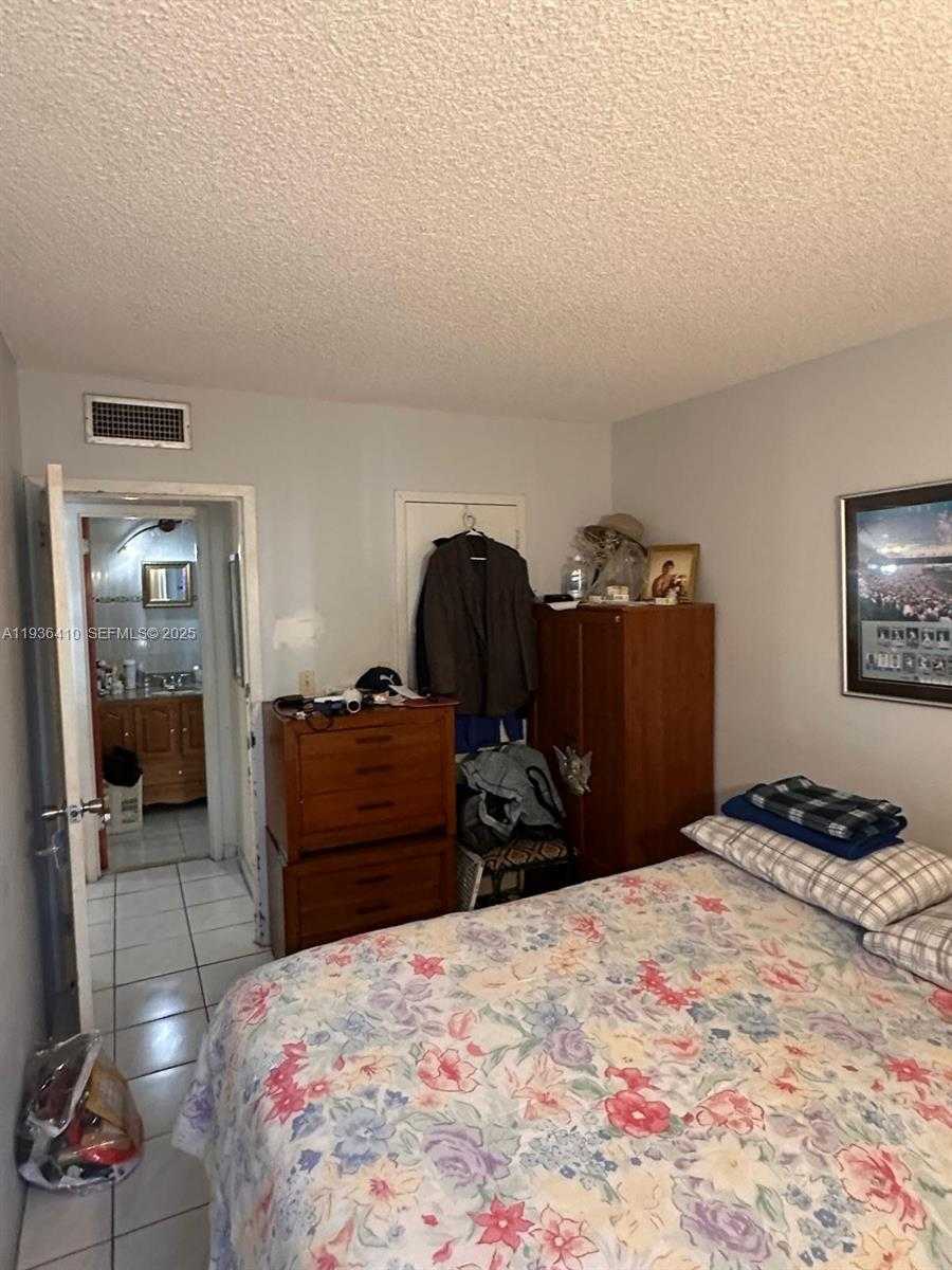 Small Image of 17560 ATLANTIC BLVD #109, Sunny Isles Beach Number 44