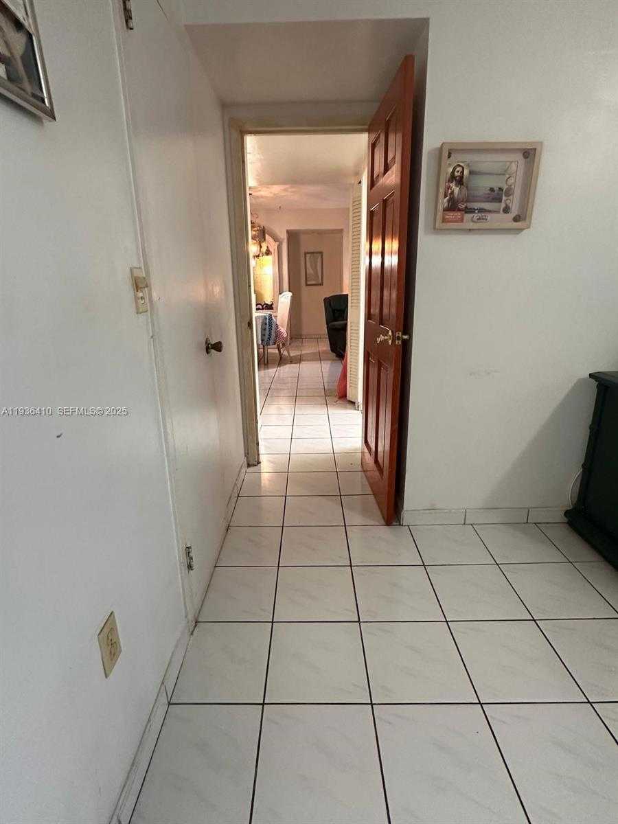 Small Image of 17560 ATLANTIC BLVD #109, Sunny Isles Beach Number 47