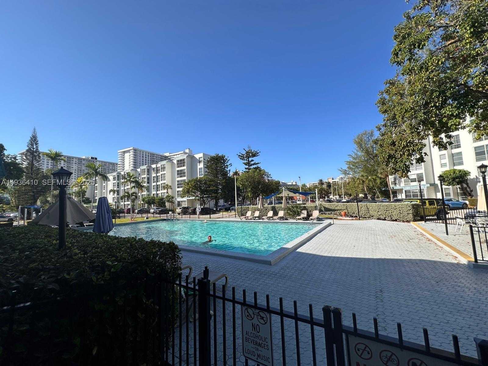 Small Image of 17560 ATLANTIC BLVD #109, Sunny Isles Beach Number 51