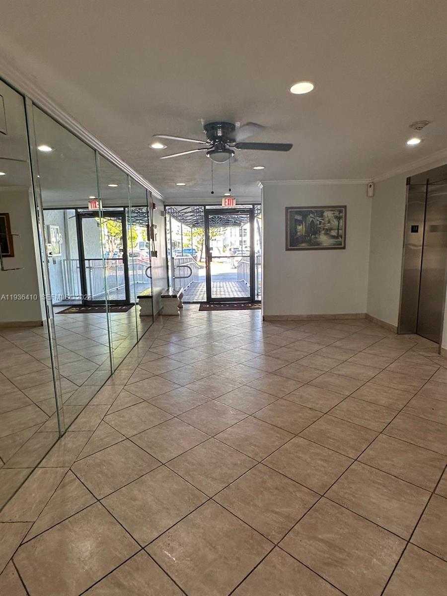 Small Image of 17560 ATLANTIC BLVD #109, Sunny Isles Beach Number 8