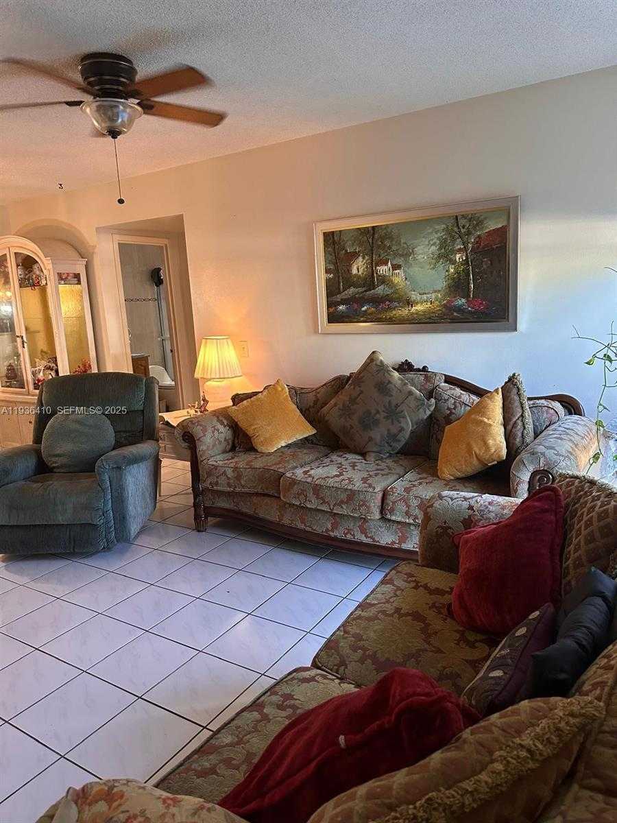 Small Image of 17560 ATLANTIC BLVD #109, Sunny Isles Beach Number 9