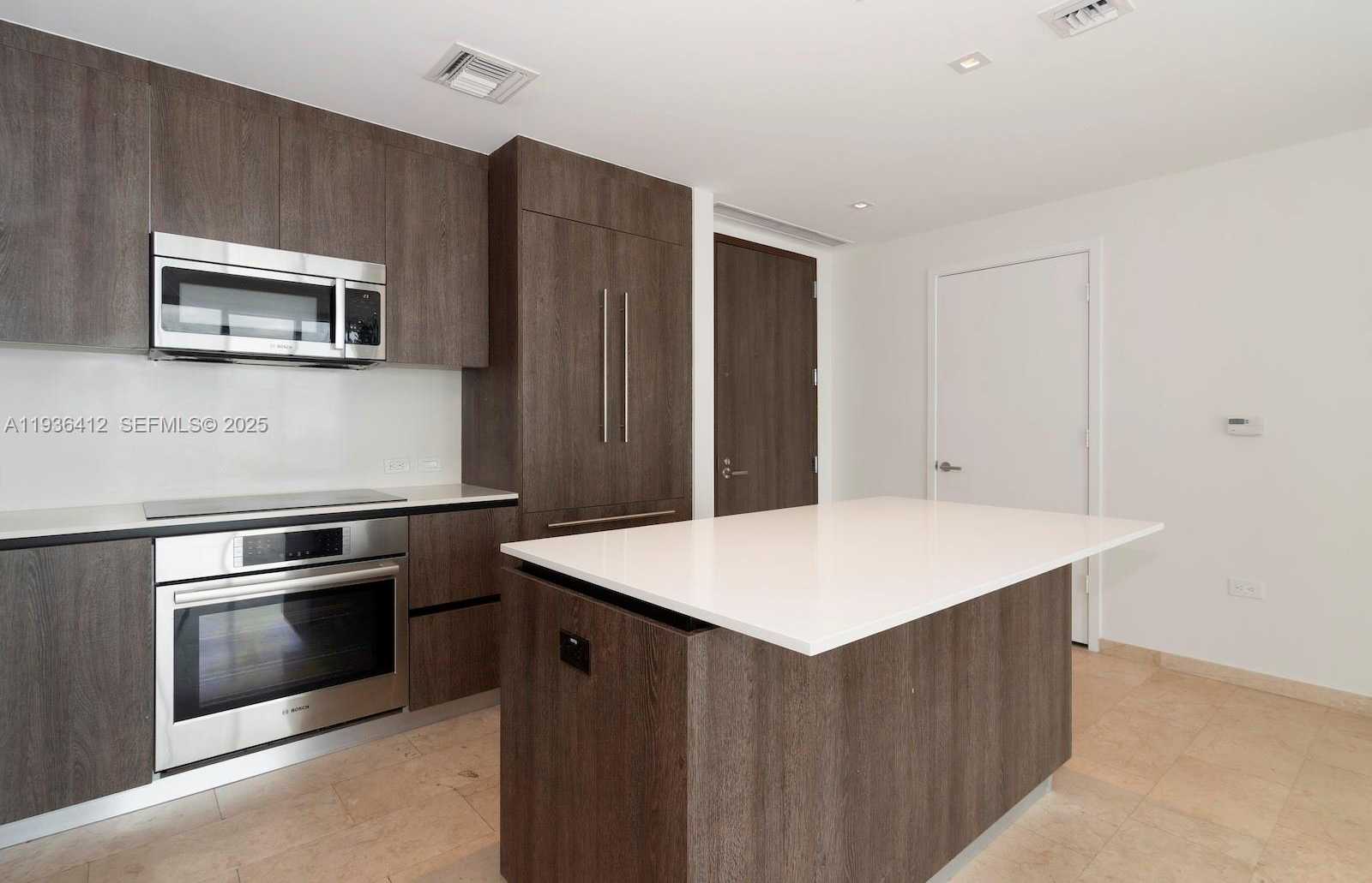 Small Image of 68 SOUTH EAST 6TH ST #2010, Miami Number 13