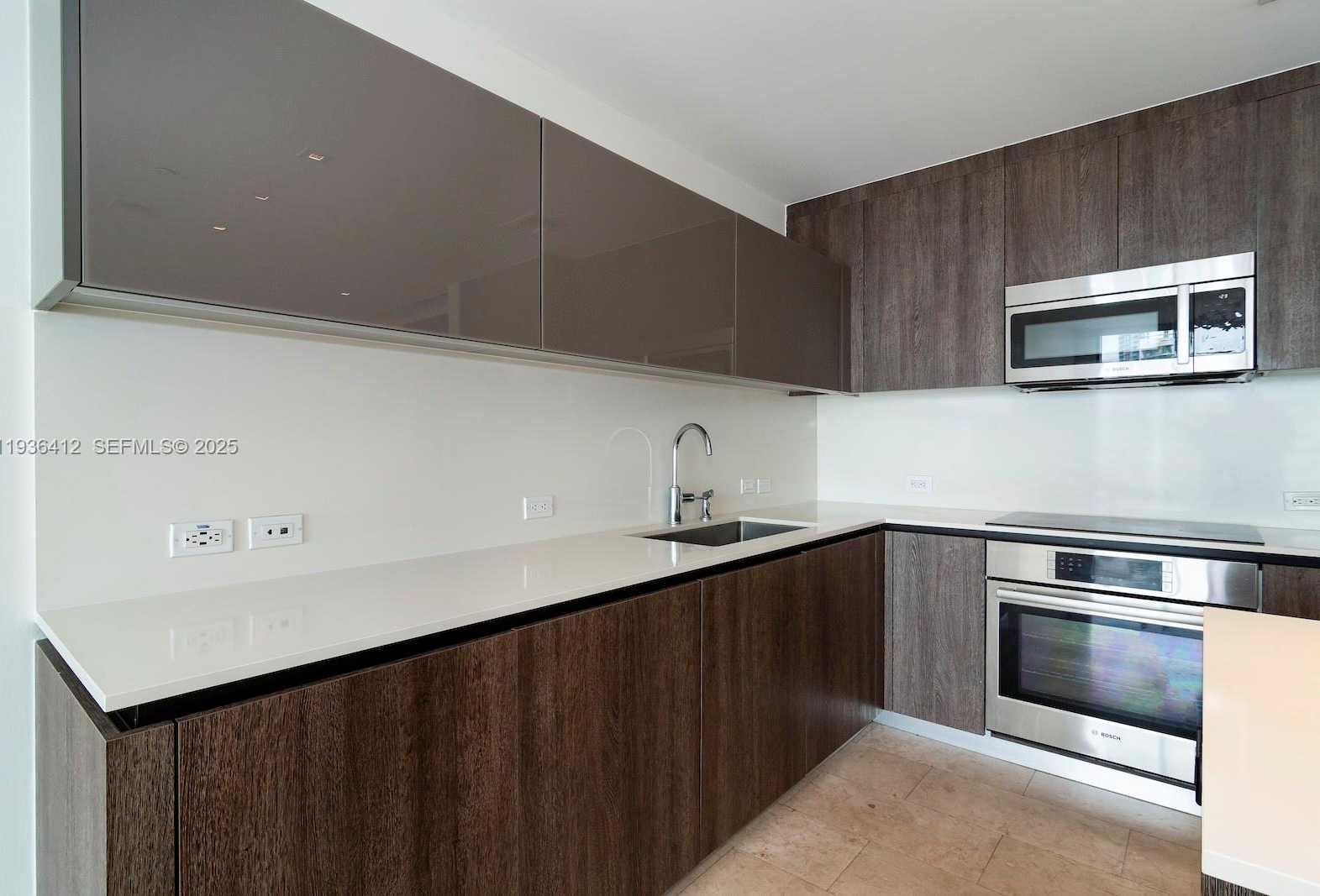 Small Image of 68 SOUTH EAST 6TH ST #2010, Miami Number 14