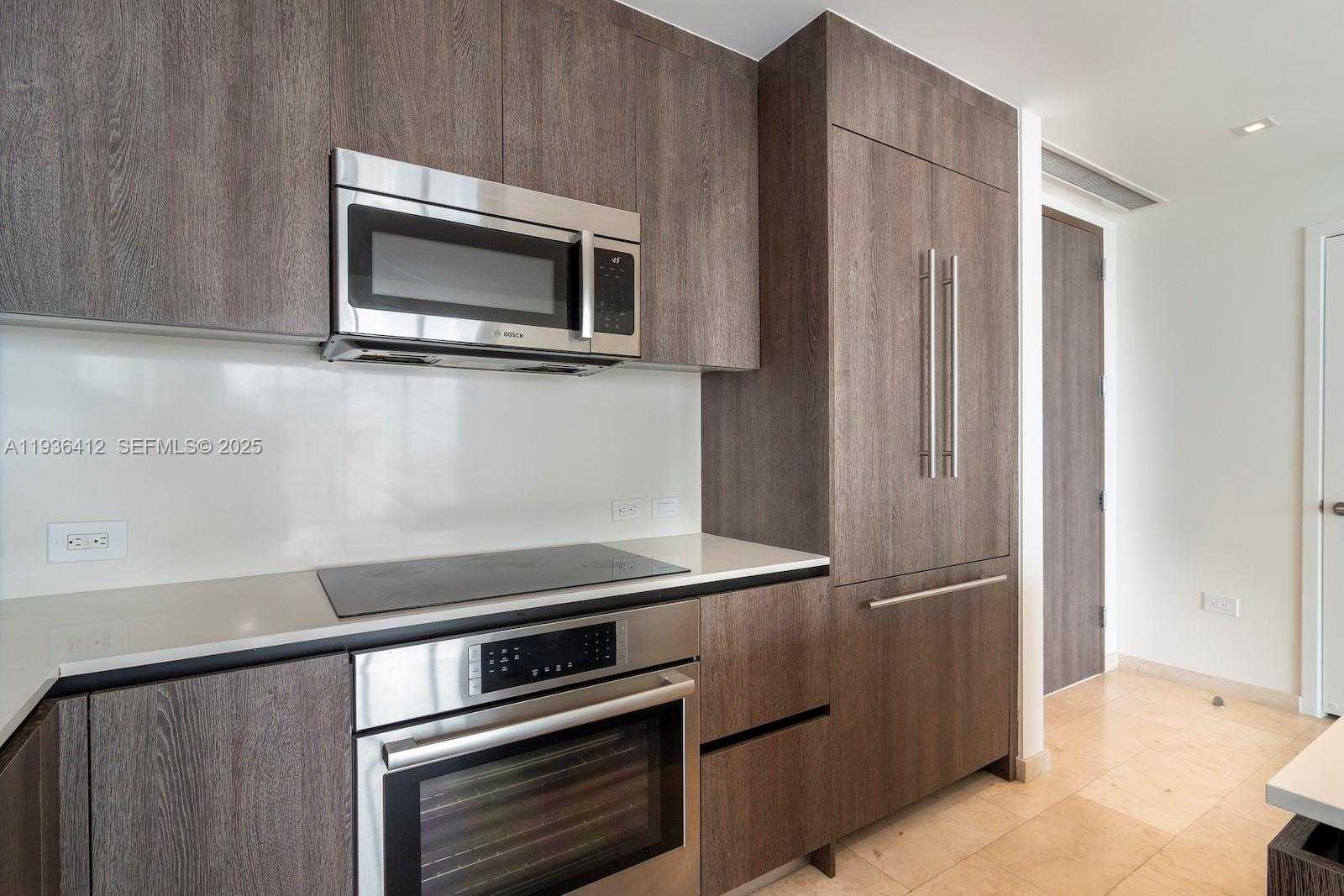 Small Image of 68 SOUTH EAST 6TH ST #2010, Miami Number 15