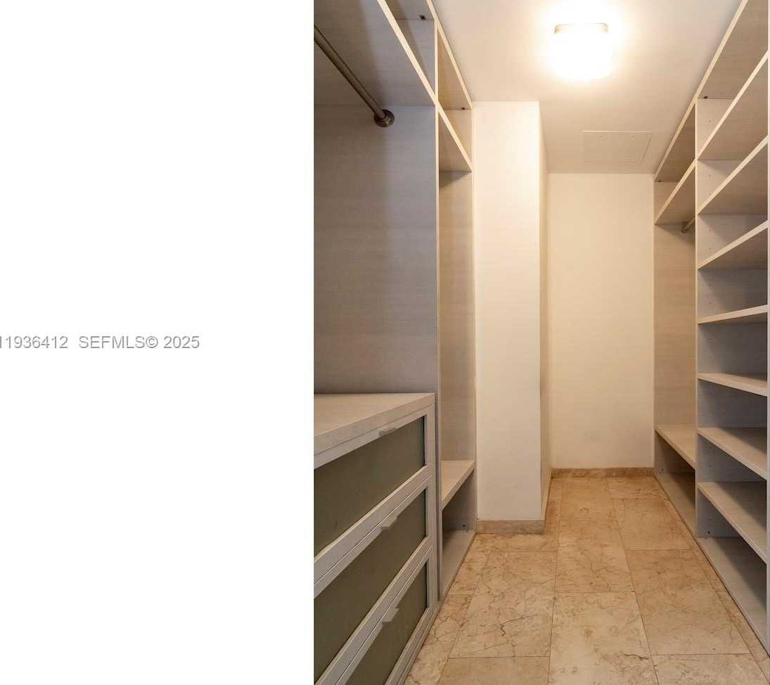 Small Image of 68 SOUTH EAST 6TH ST #2010, Miami Number 21