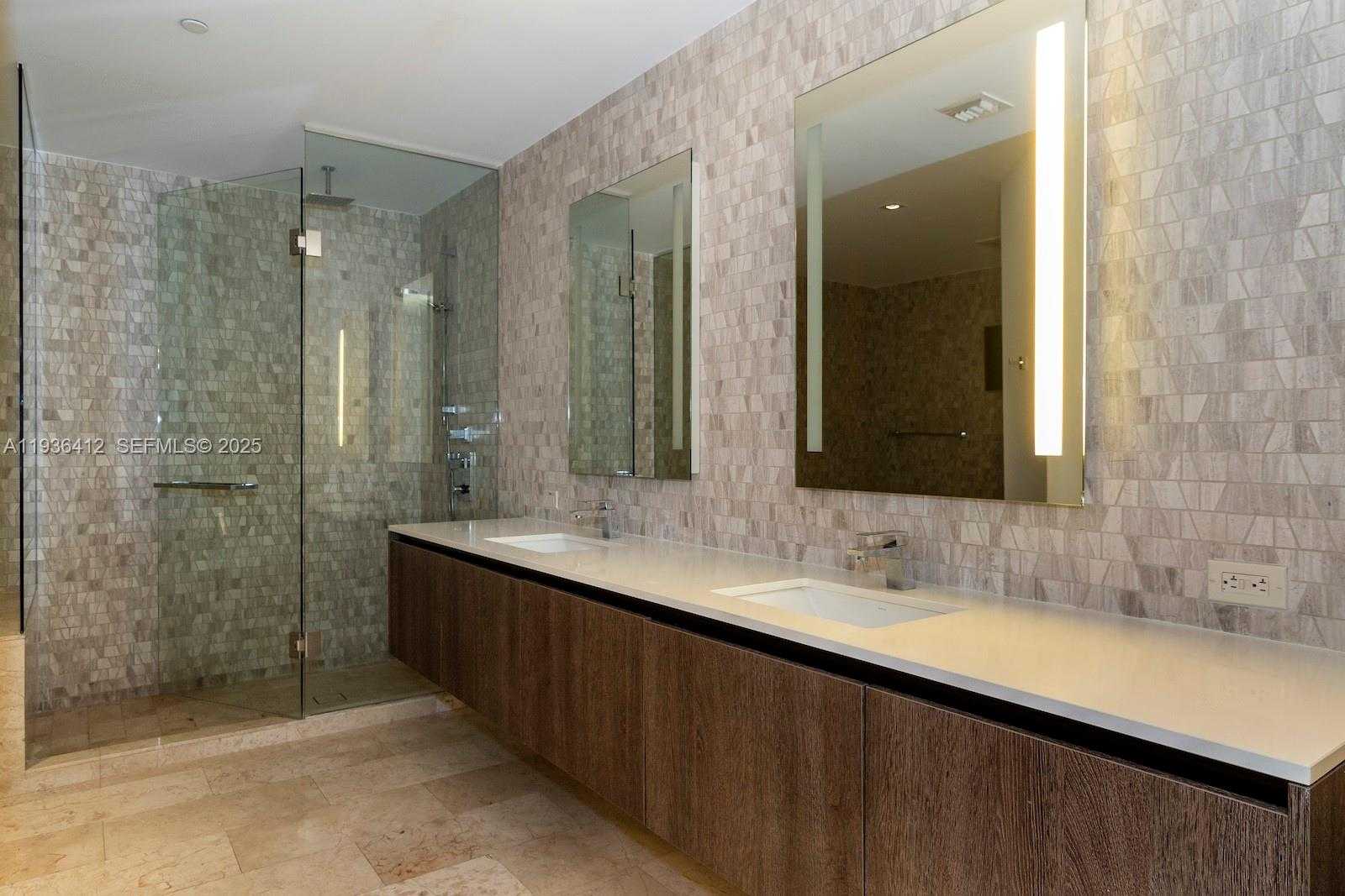 Small Image of 68 SOUTH EAST 6TH ST #2010, Miami Number 22