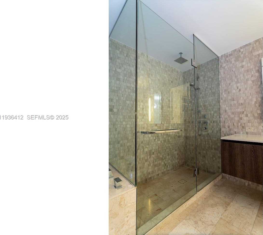 Small Image of 68 SOUTH EAST 6TH ST #2010, Miami Number 24