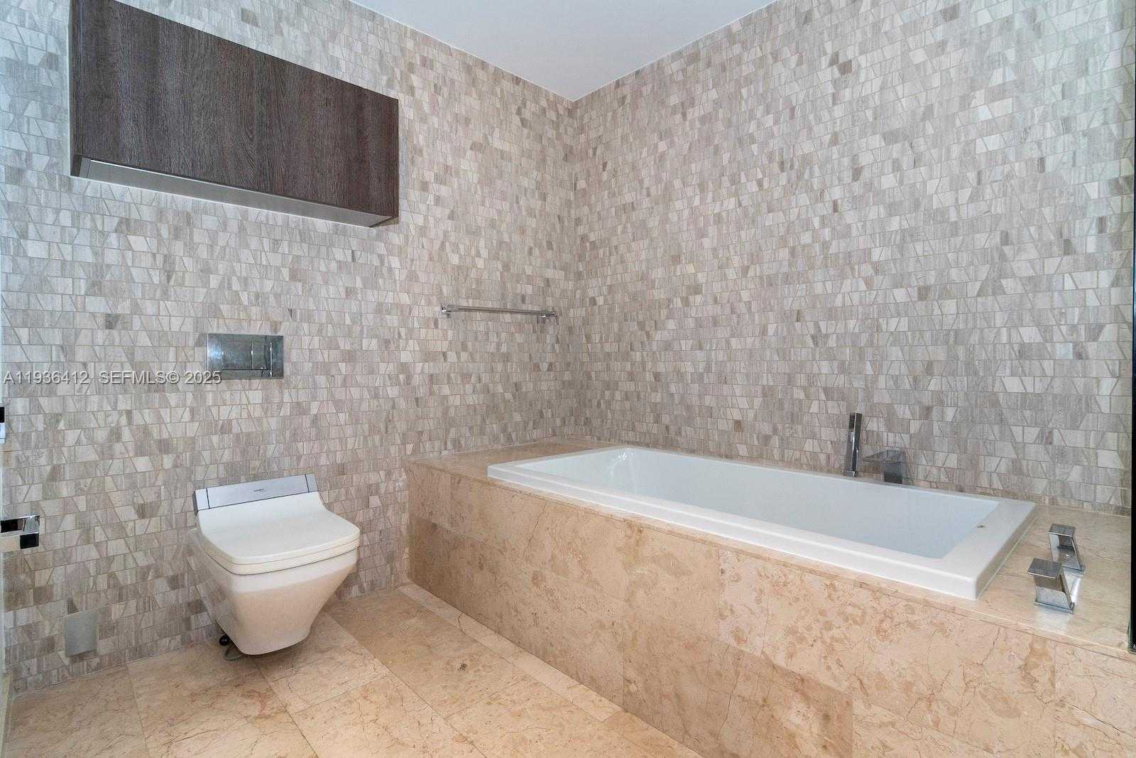 Small Image of 68 SOUTH EAST 6TH ST #2010, Miami Number 25