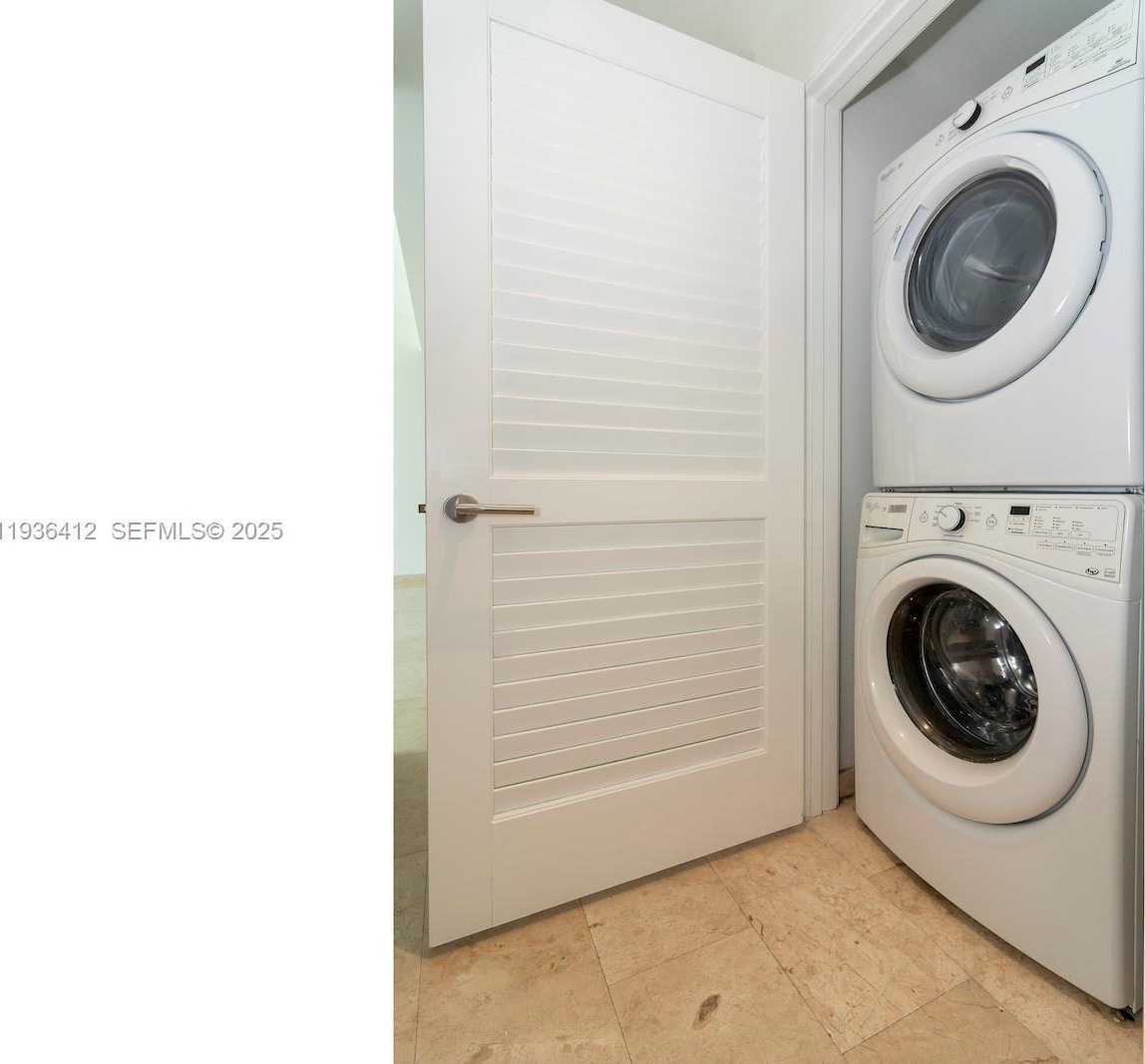 Small Image of 68 SOUTH EAST 6TH ST #2010, Miami Number 30