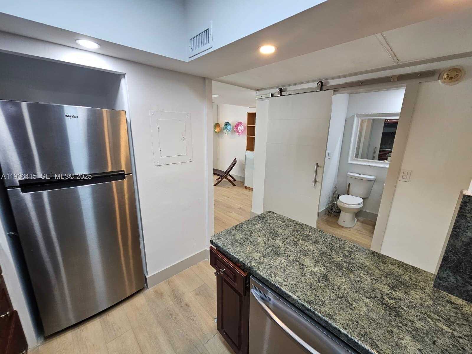 Small Image of 1408 BRICKELL BAY DR #316, Miami Number 14