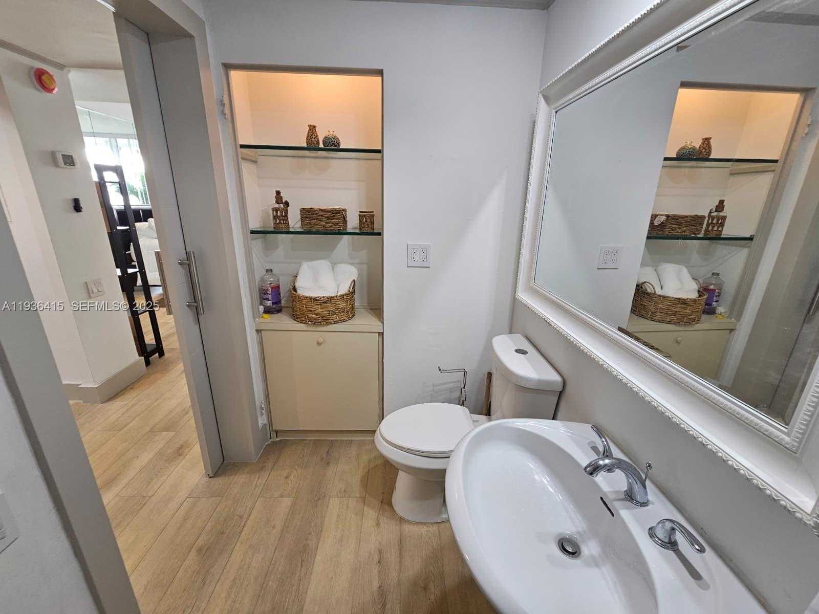 Small Image of 1408 BRICKELL BAY DR #316, Miami Number 16