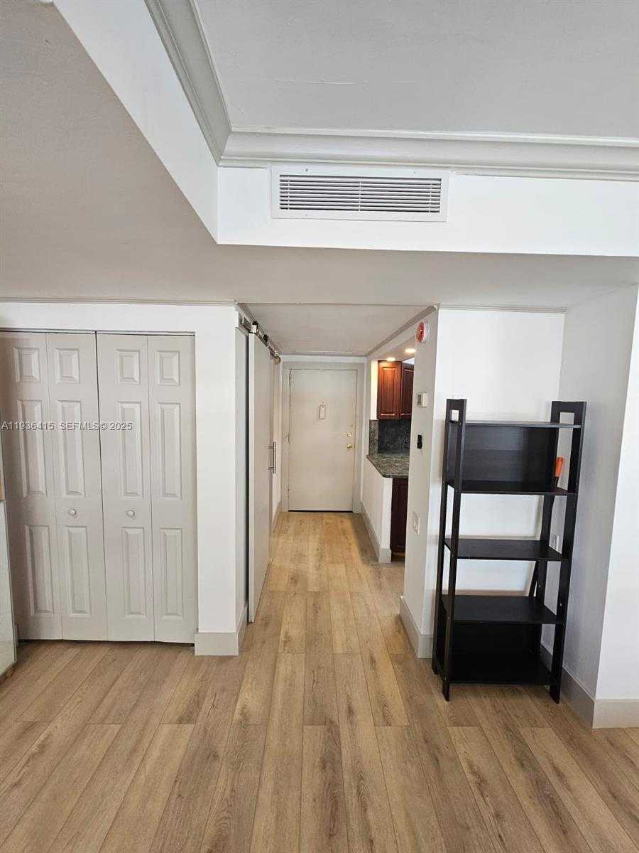 Small Image of 1408 BRICKELL BAY DR #316, Miami Number 18