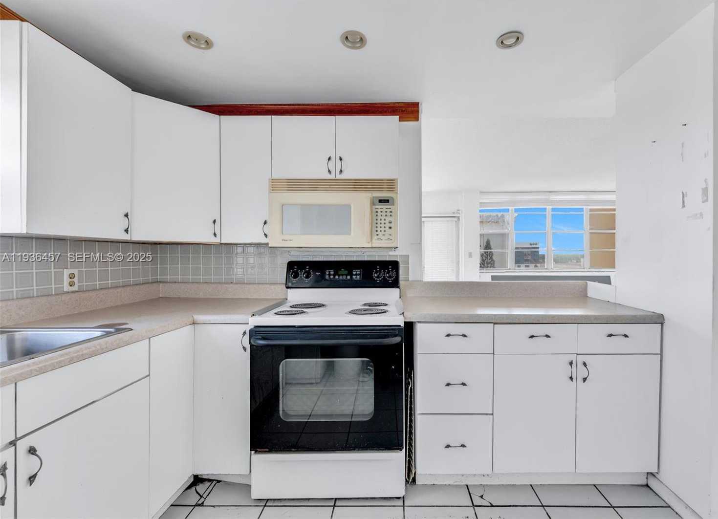 Small Image of 2025 NORTH EAST 164TH ST #809, North Miami Beach Number 5