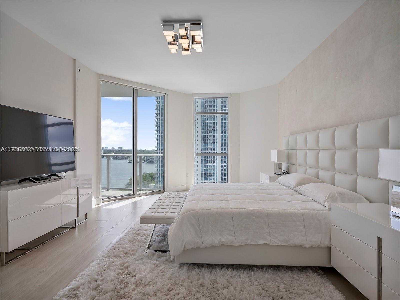 Small Image of 17301 BISCAYNE BLVD #1105, North Miami Beach Number 17