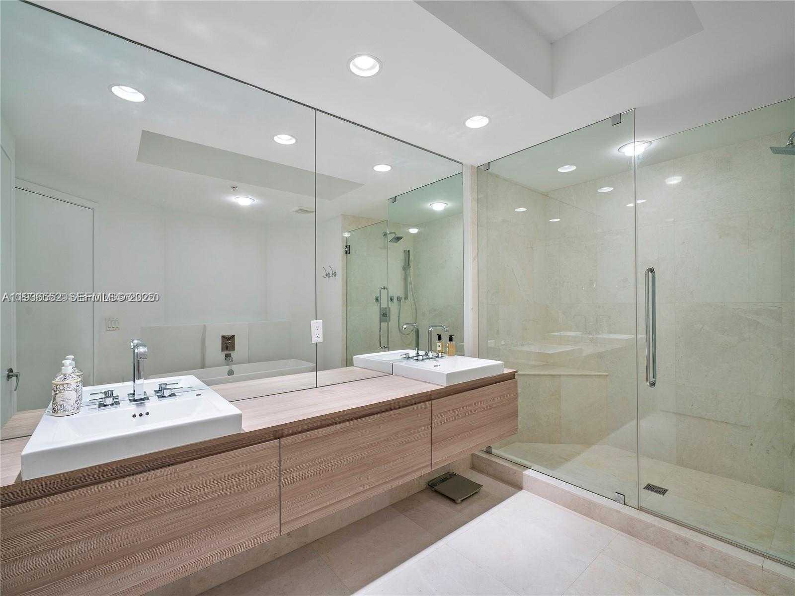 Small Image of 17301 BISCAYNE BLVD #1105, North Miami Beach Number 19