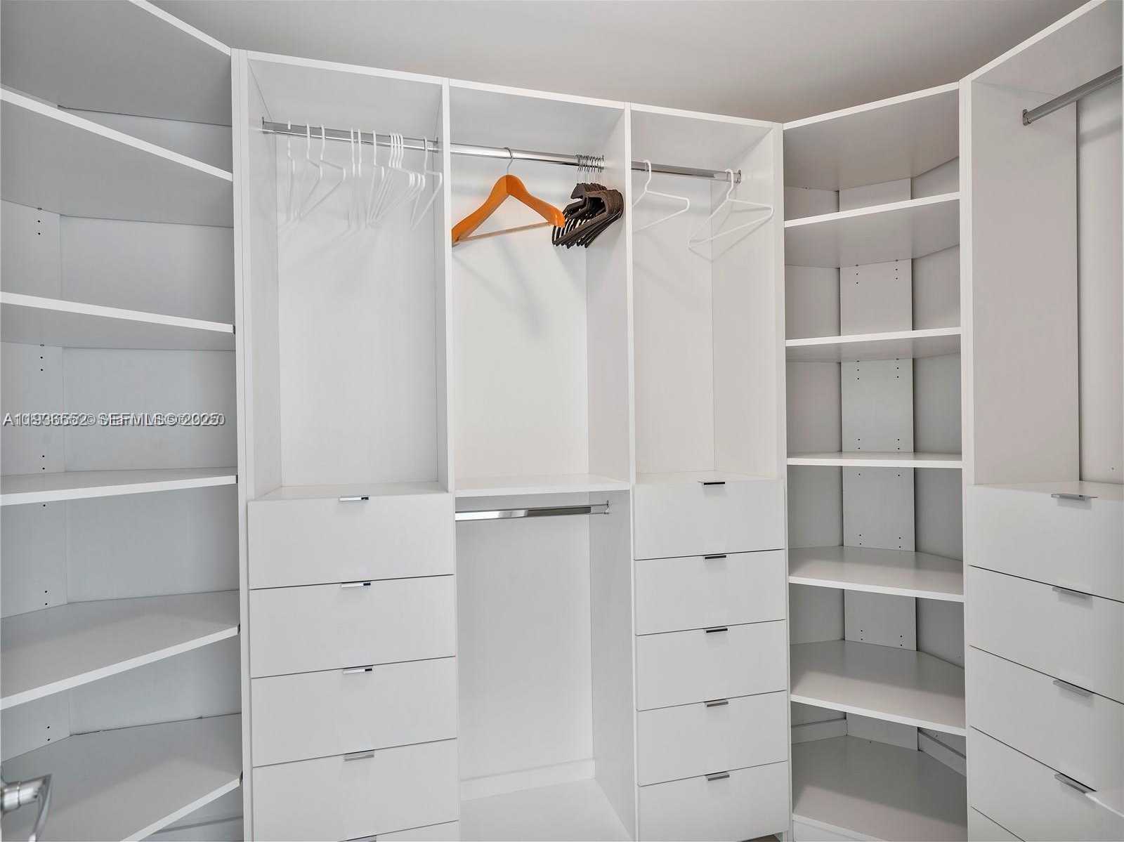 Small Image of 17301 BISCAYNE BLVD #1105, North Miami Beach Number 20