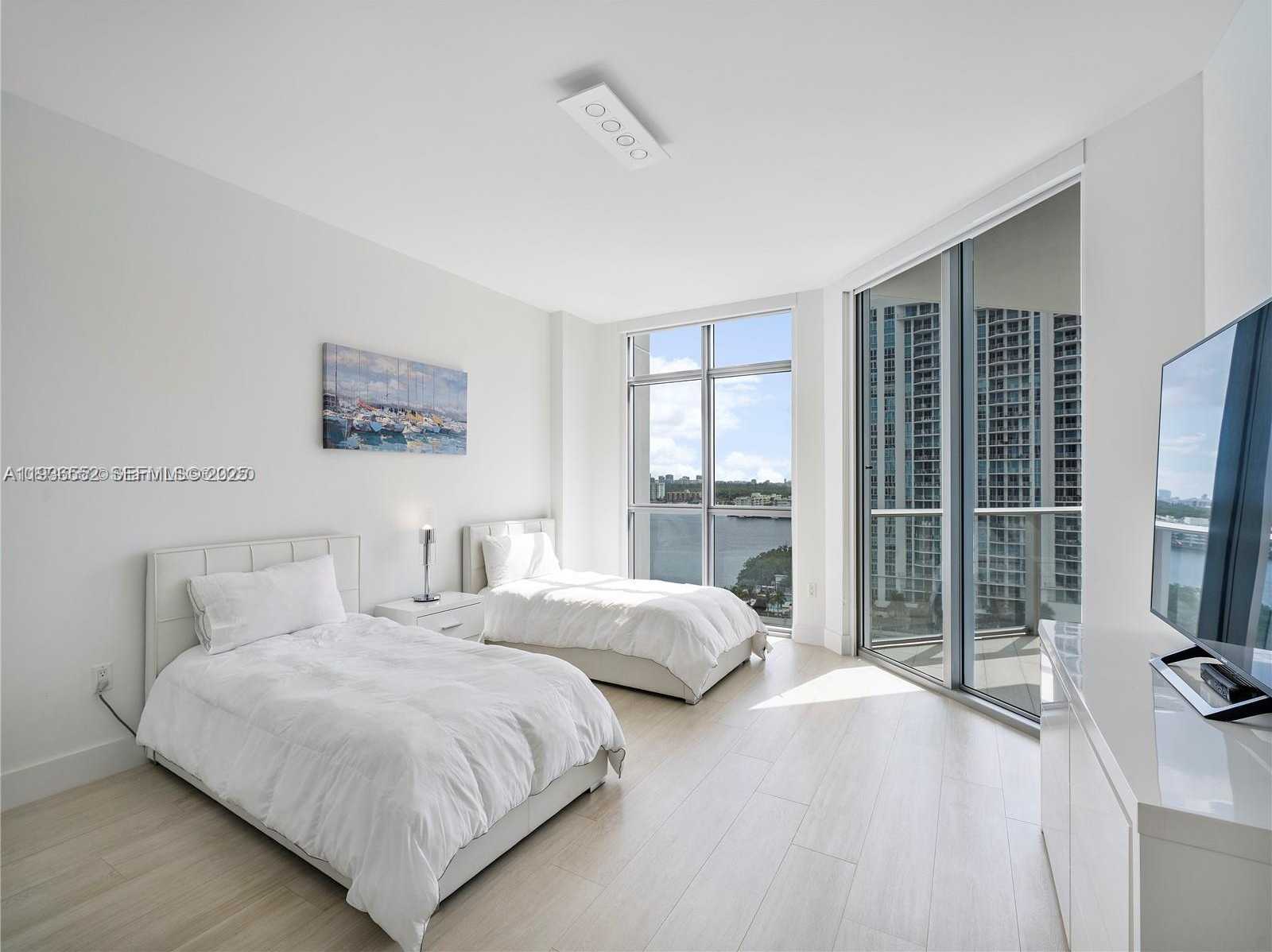 Small Image of 17301 BISCAYNE BLVD #1105, North Miami Beach Number 21
