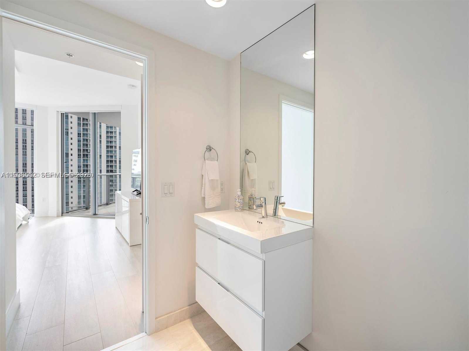 Small Image of 17301 BISCAYNE BLVD #1105, North Miami Beach Number 22