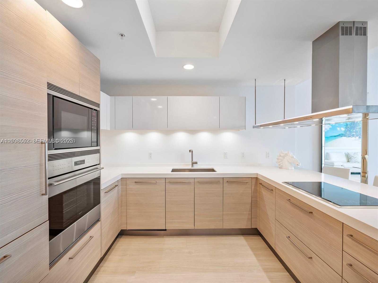 Small Image of 17301 BISCAYNE BLVD #1105, North Miami Beach Number 8