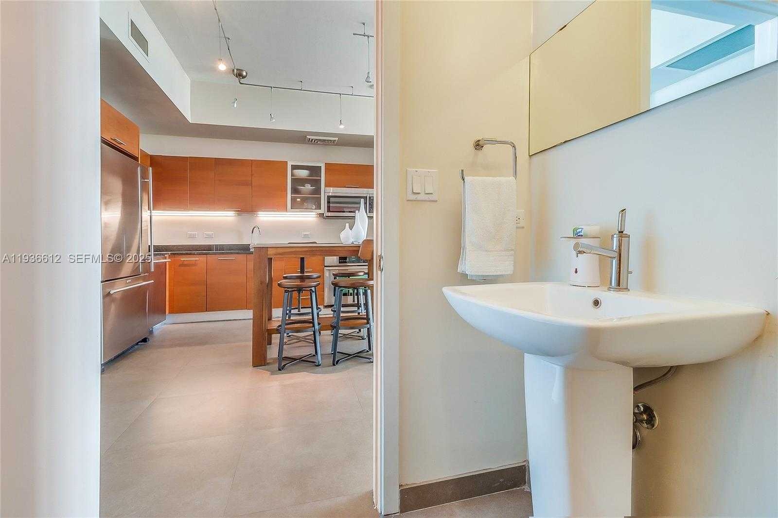 Small Image of 3470 EAST COAST AVE #H1903, Miami Number 11