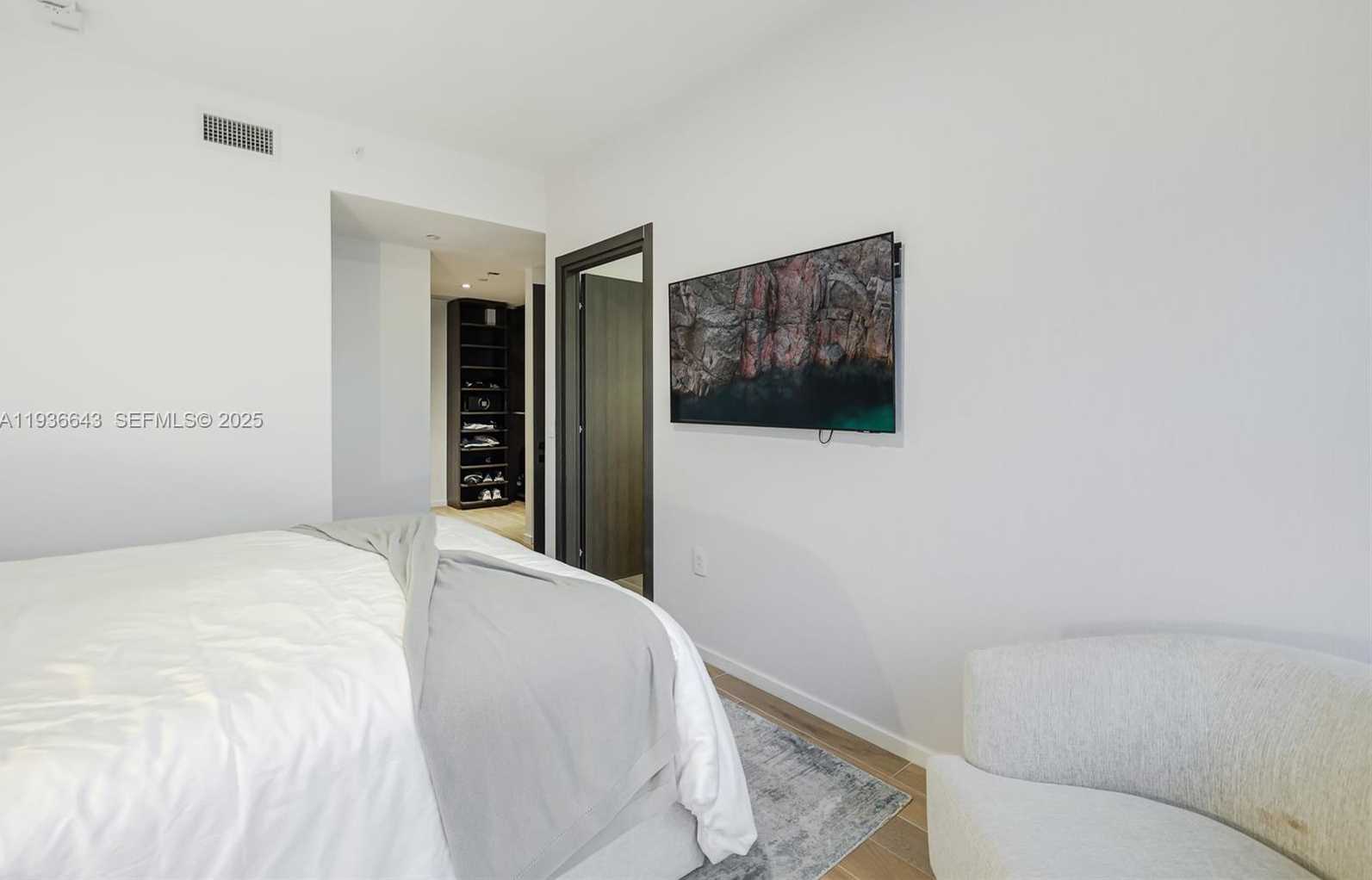 Small Image of 398 NORTH EAST 5TH ST #3718-3719, Miami Number 17