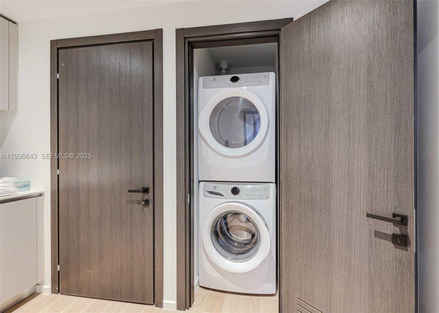 Small Image of 398 NORTH EAST 5TH ST #3718-3719, Miami Number 28