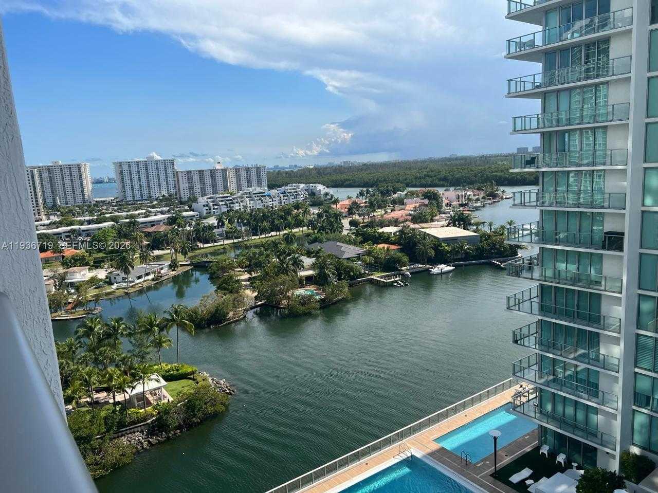 Imagen de Pequeño Objeto