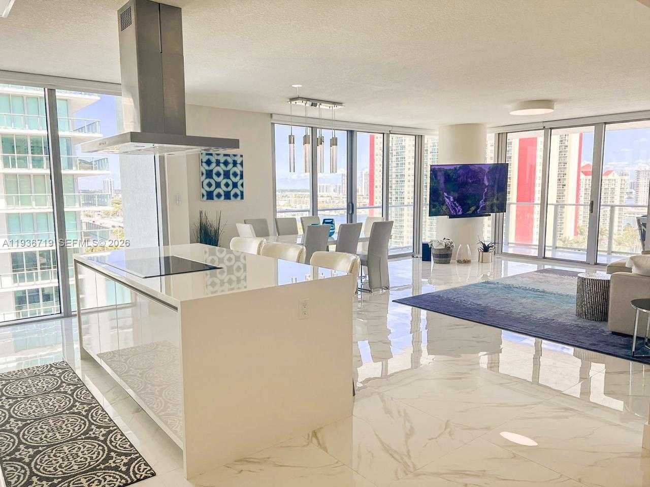 Imagen de Pequeño Objeto