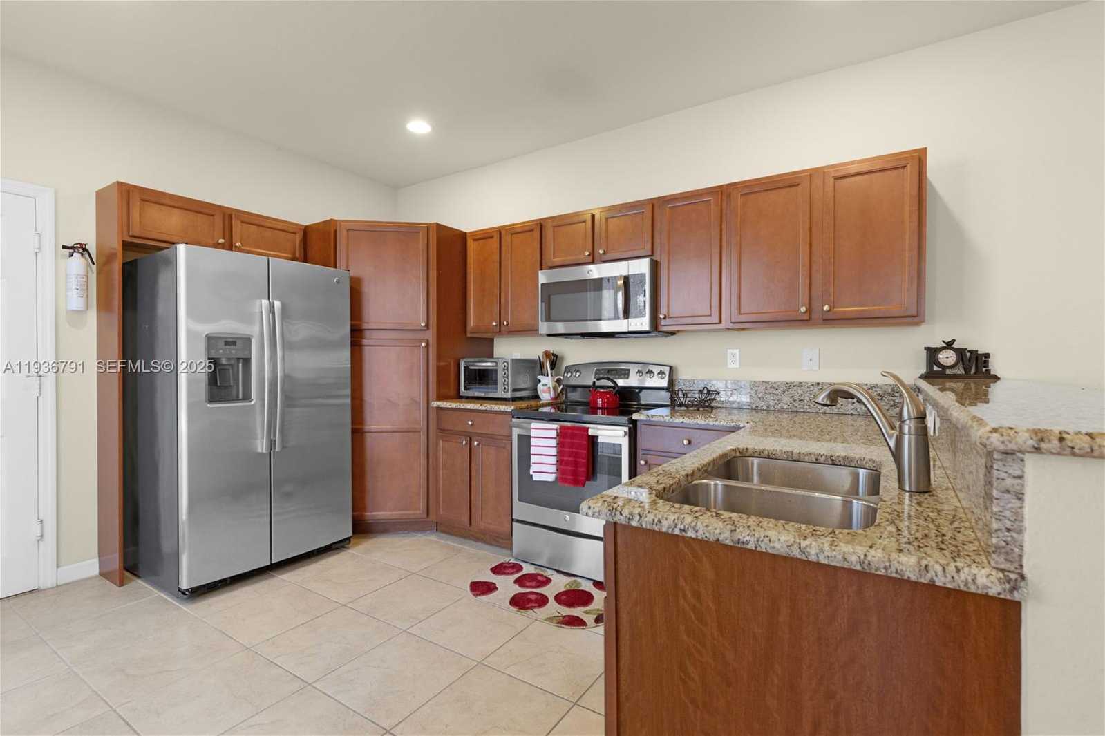 Small Image of 16789 SOUTH WEST 96TH ST, Miami Number 10